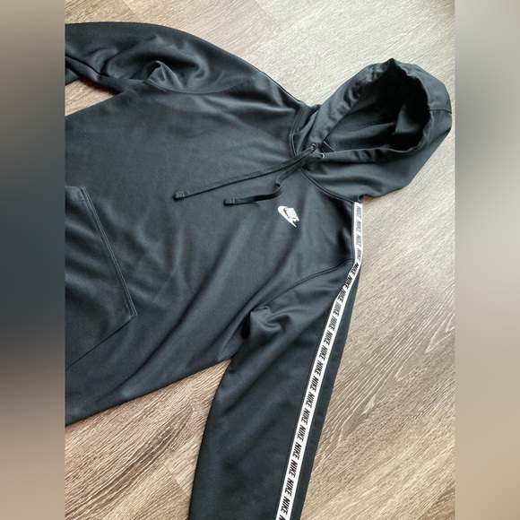 Nike Hoodie - Picture 2 of 10